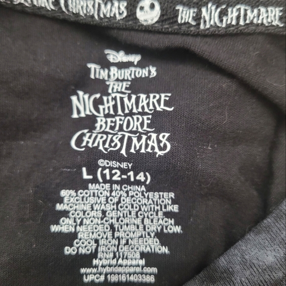 NWT Disney Women’s Nightmare Before Christmas Mineral Wash Graphic Tee Large - Picture 5 of 10